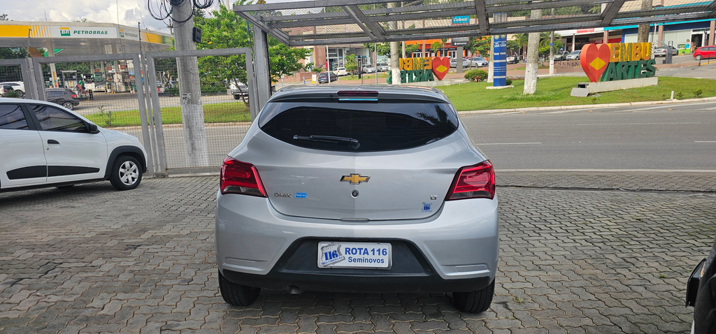 Chevrolet Onix Prata