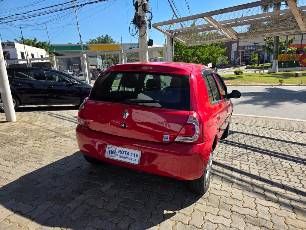Renault Clio Vermelho