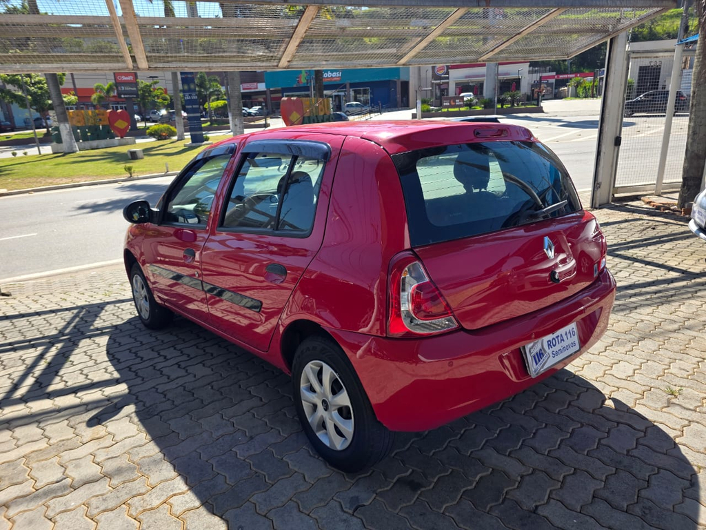 Renault Clio Vermelho