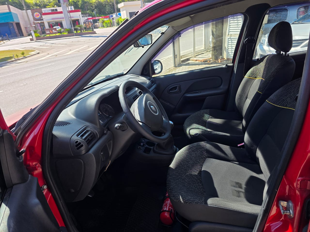 Renault Clio Vermelho