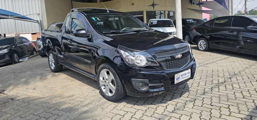 Chevrolet Montana Preto