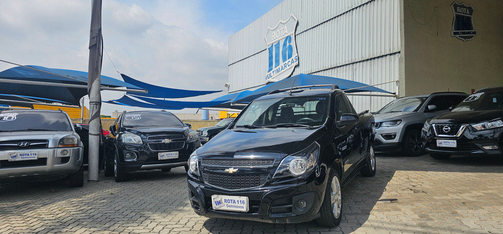 Chevrolet Montana Preto