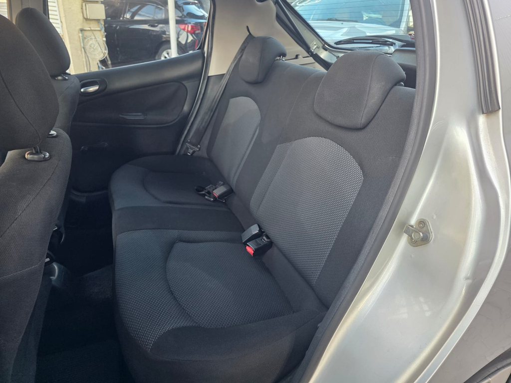 Peugeot 207 Prata