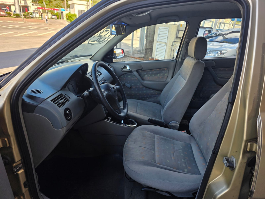 Volkswagen Gol Bege