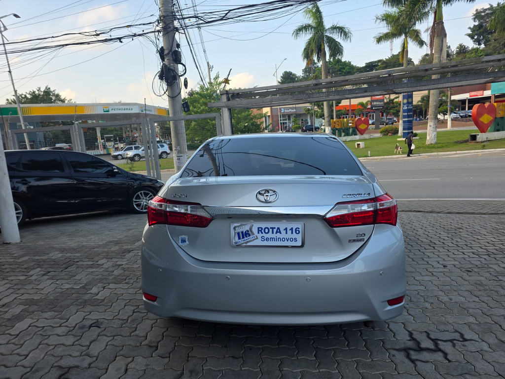 Toyota Corolla Prata