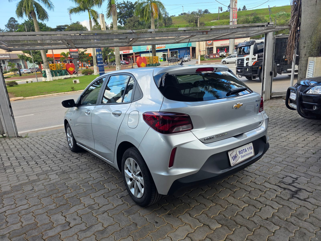 Chevrolet Onix Prata