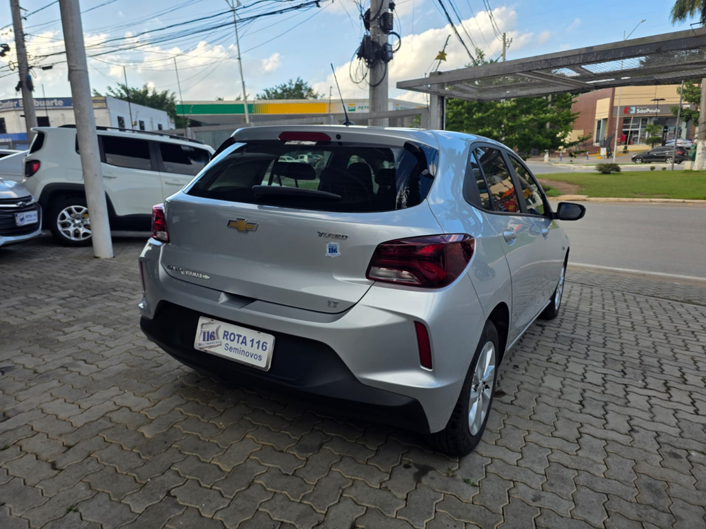 Chevrolet Onix Prata