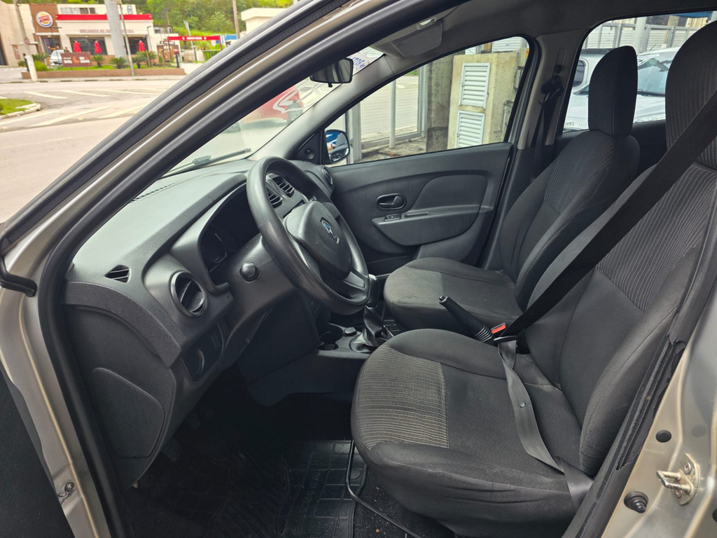 Renault Sandero Prata