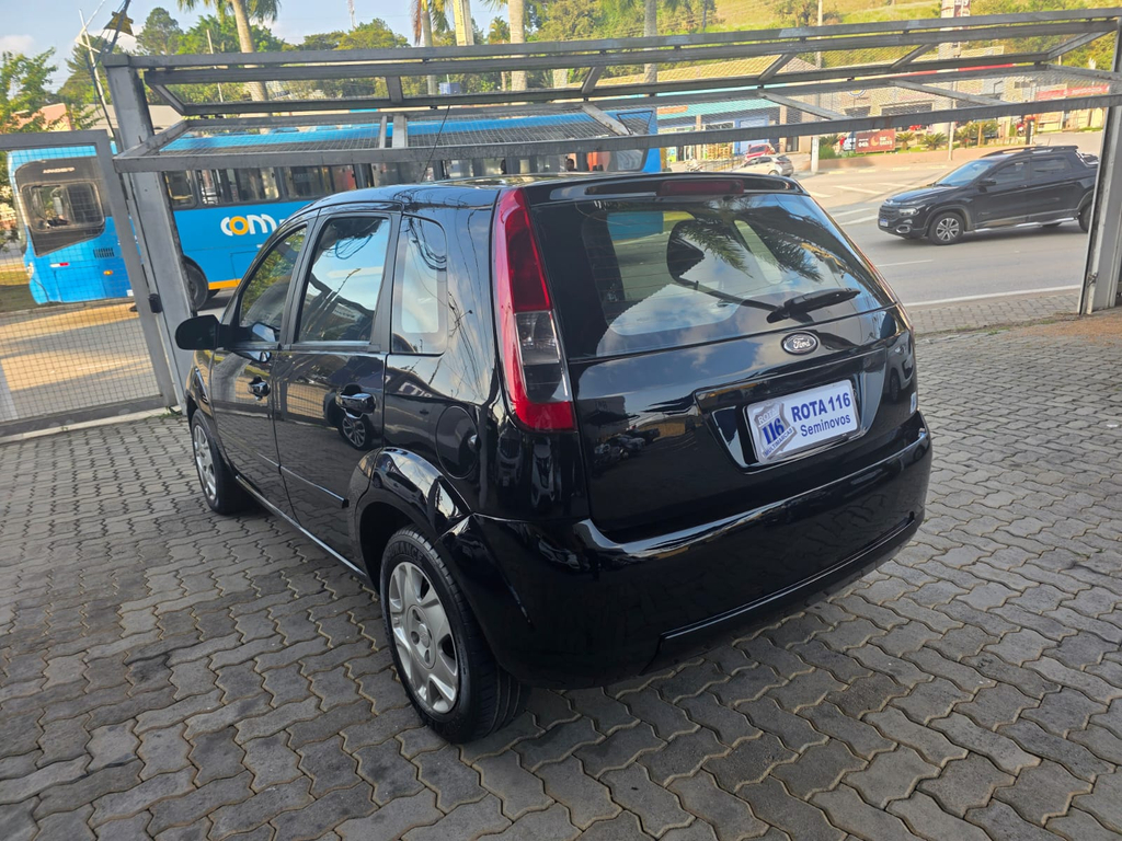 Ford Fiesta Hatch Preto