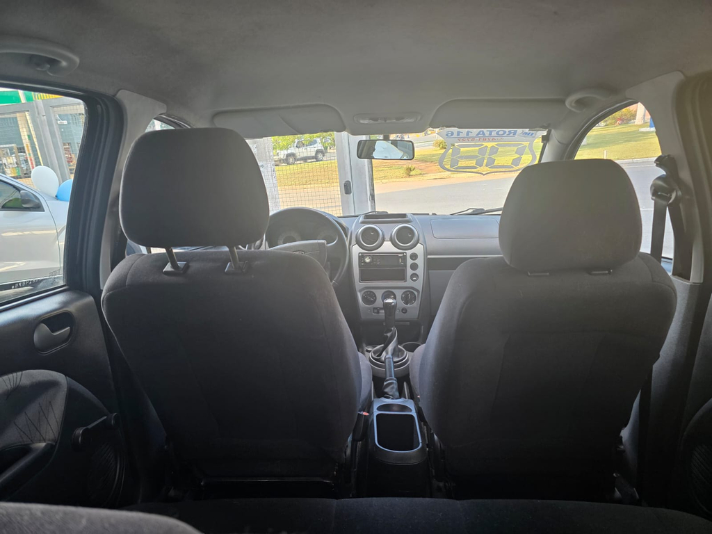 Ford Fiesta Hatch Preto