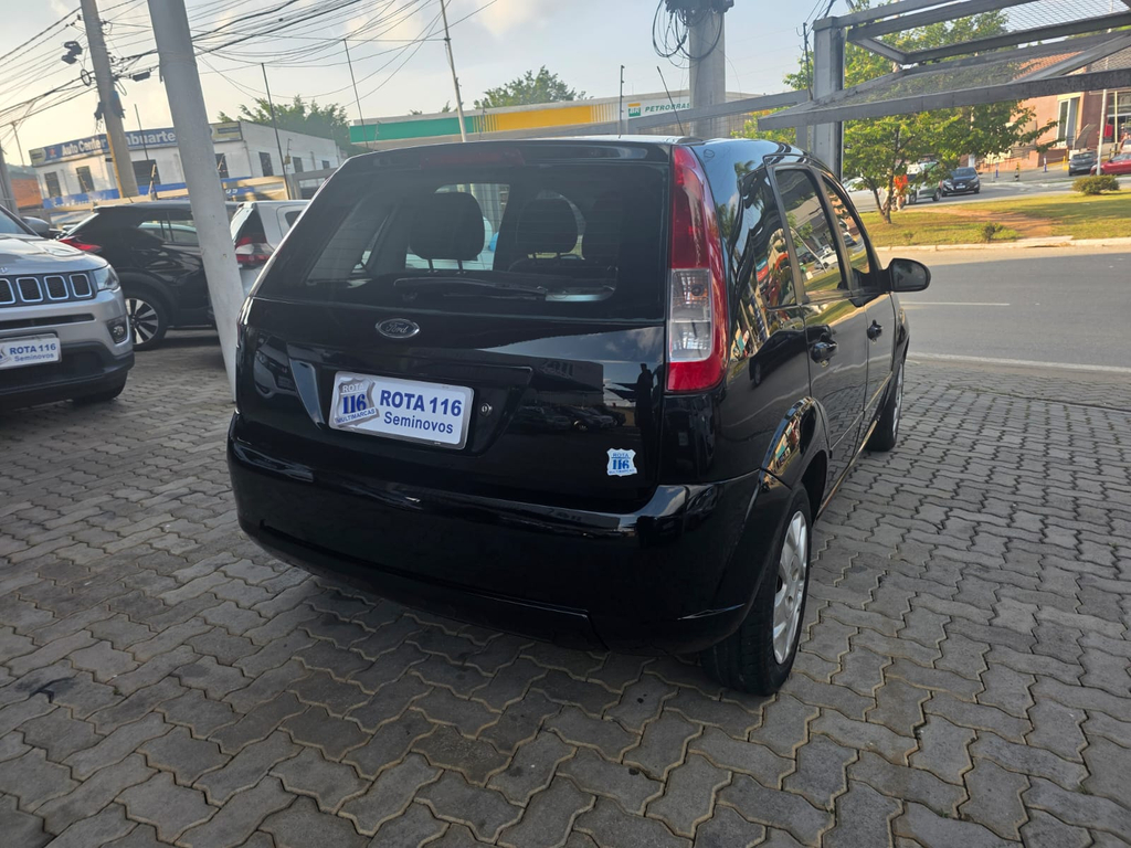 Ford Fiesta Hatch Preto