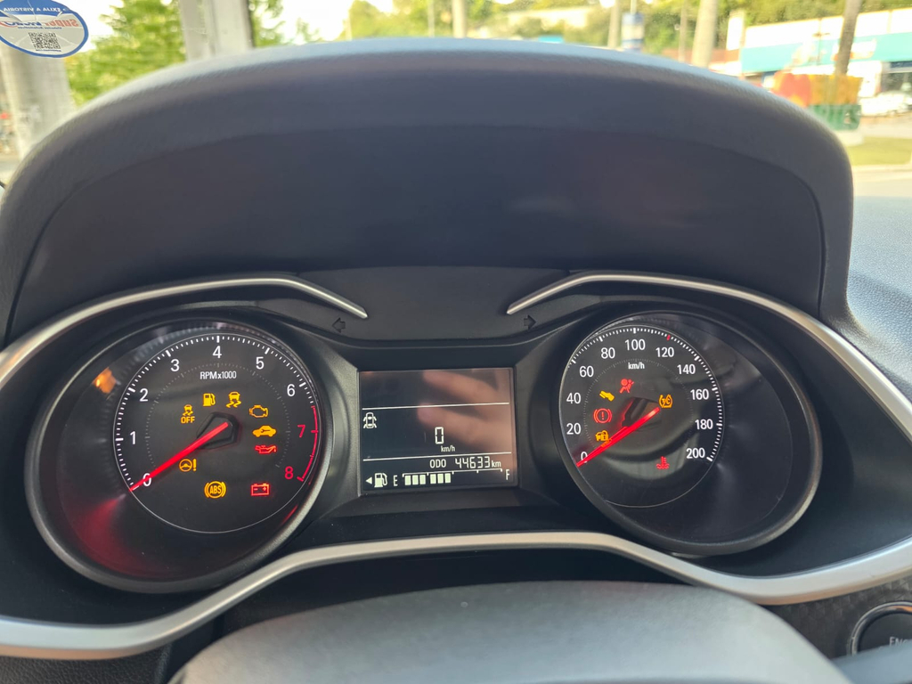 Chevrolet Onix Sedan Preto