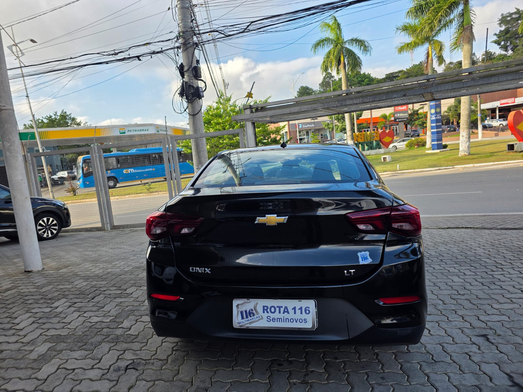 Chevrolet Onix Sedan Preto
