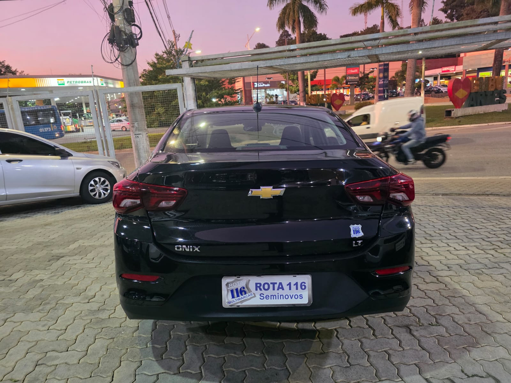 Chevrolet Onix Sedan Preto
