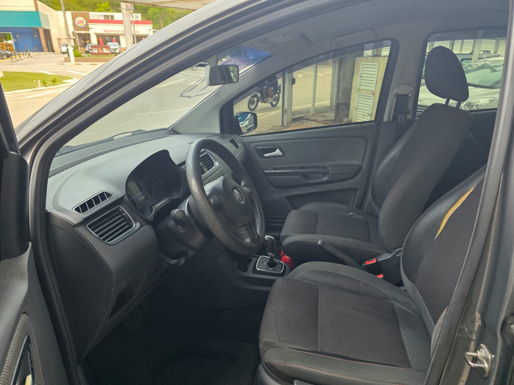 Volkswagen Fox Cinza