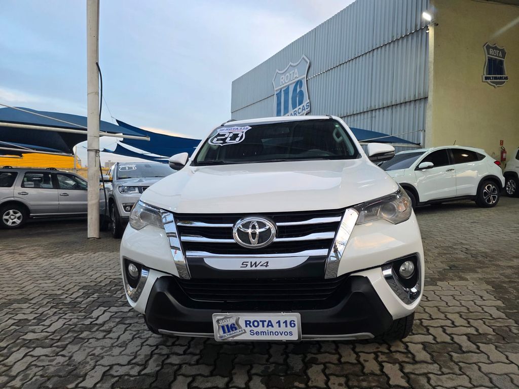 Toyota Hilux SW4 Branco