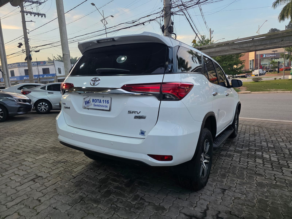 Toyota Hilux SW4 Branco