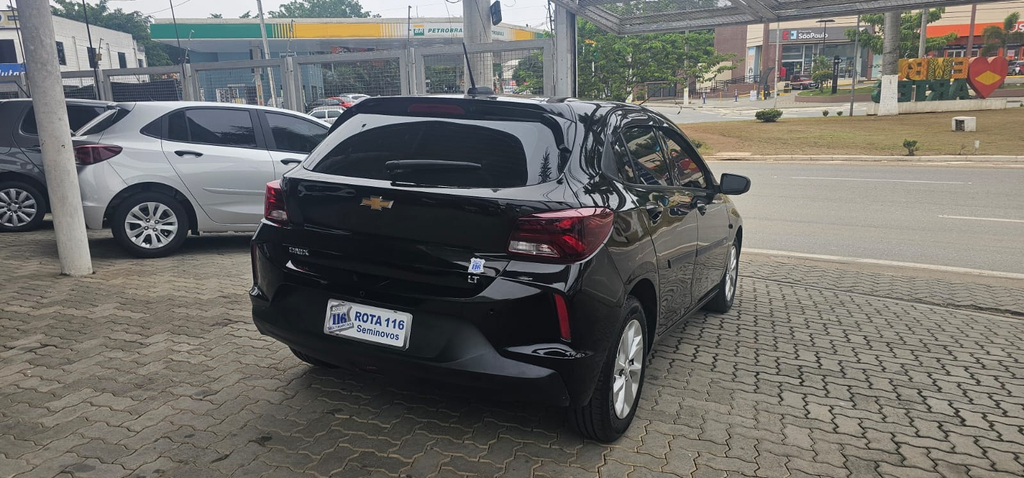 Chevrolet Onix Preto