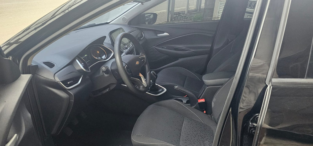 Chevrolet Onix Preto