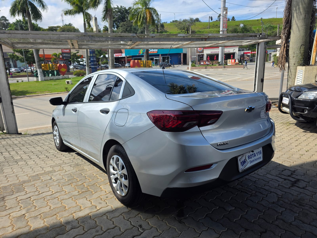 Chevrolet Onix Sedan Prata