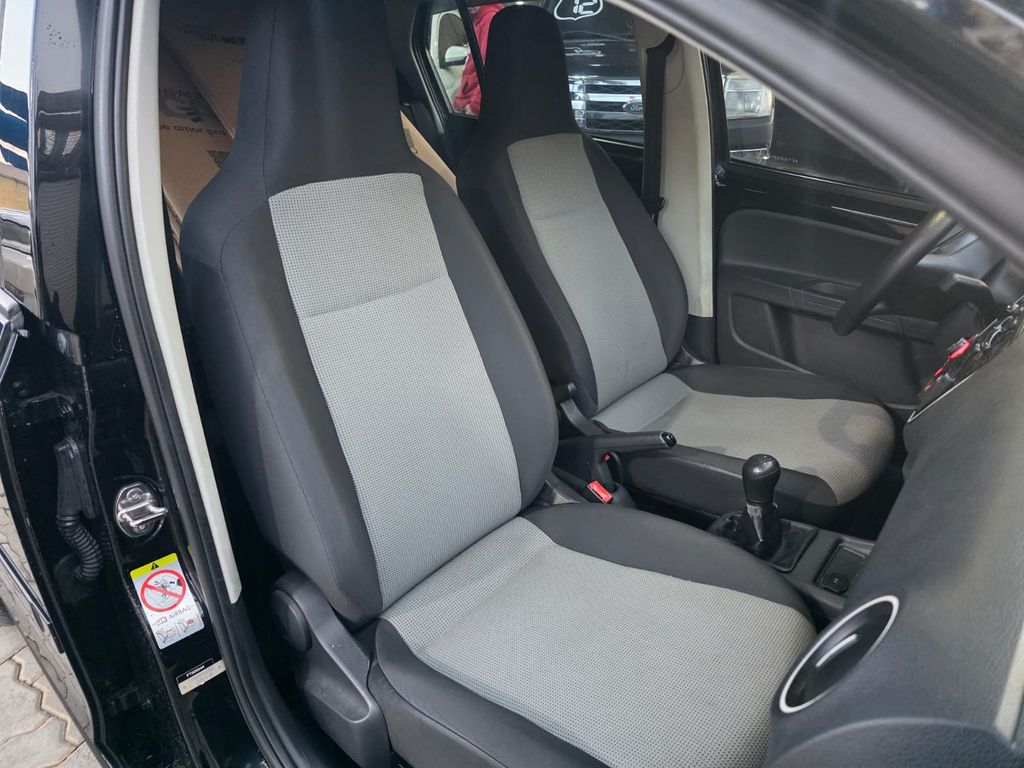 Volkswagen Up! Preto