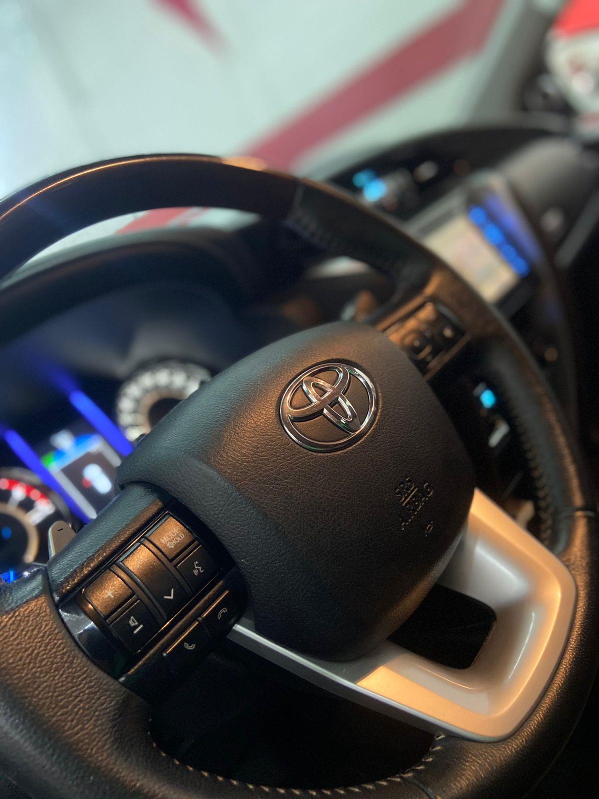 Toyota Hilux SW4 Prata