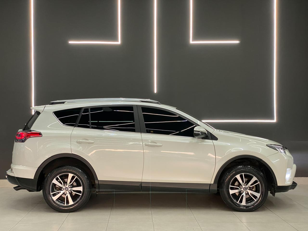 Toyota RAV4 Branco