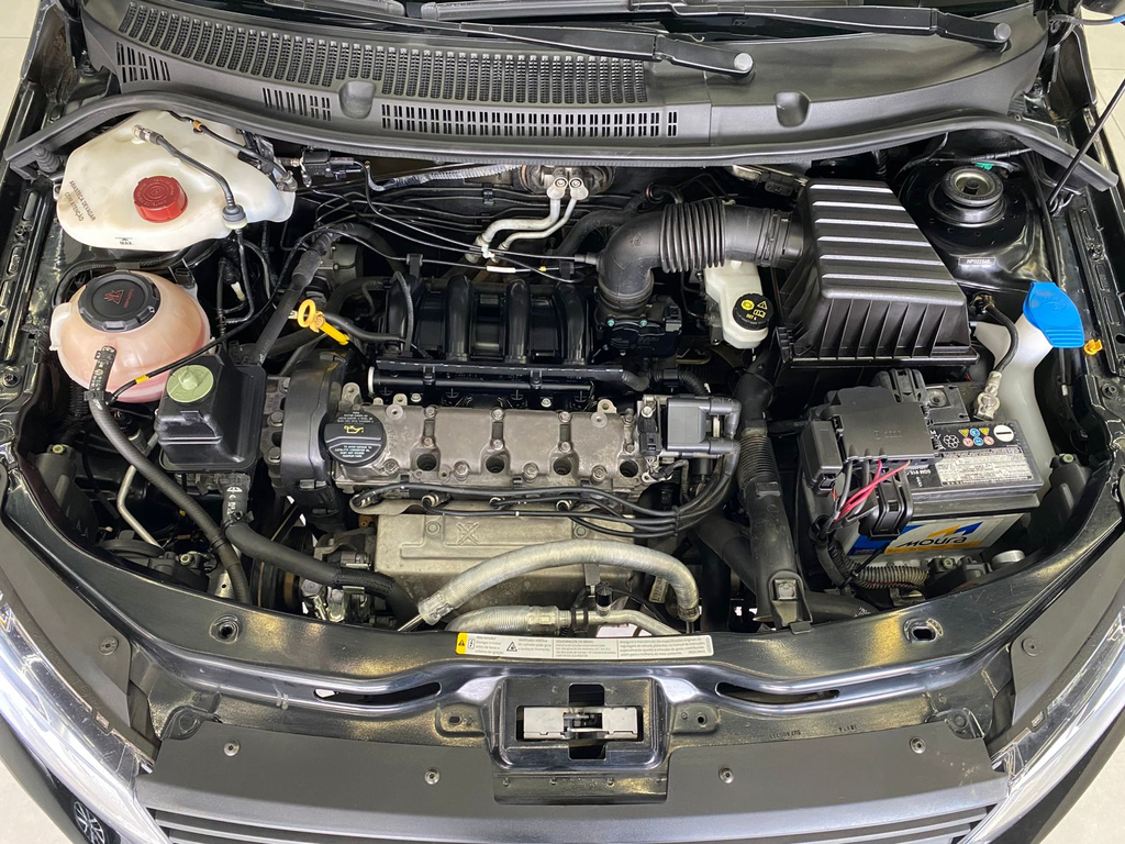 Volkswagen Saveiro Preto