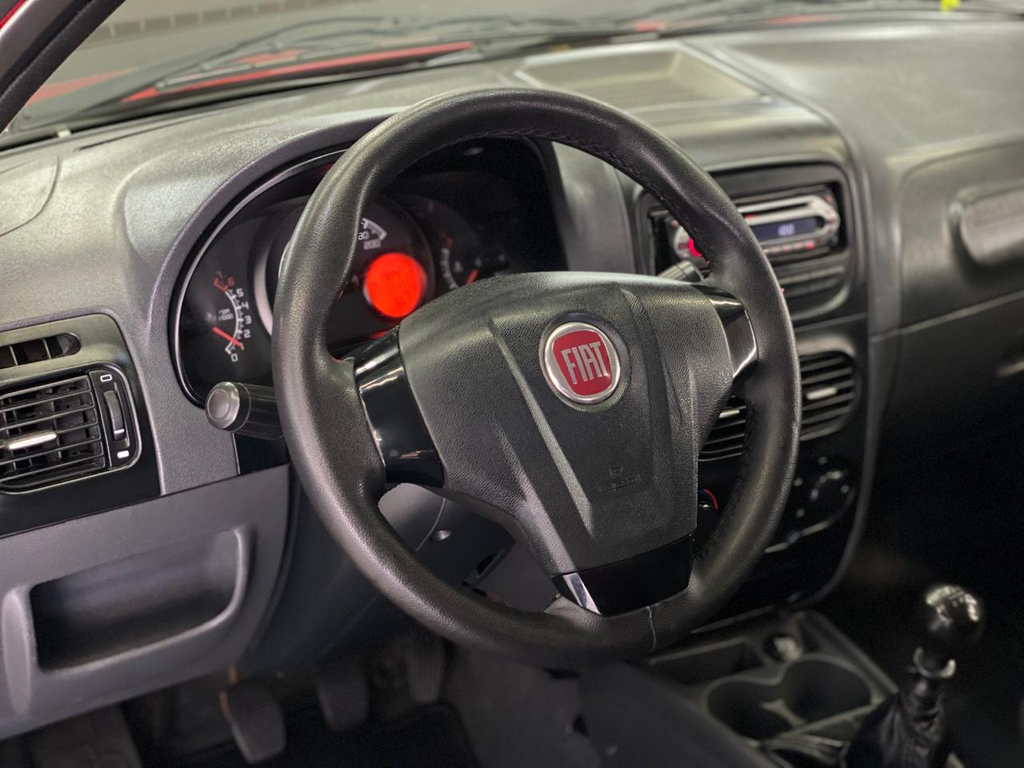 Fiat Strada Vermelho