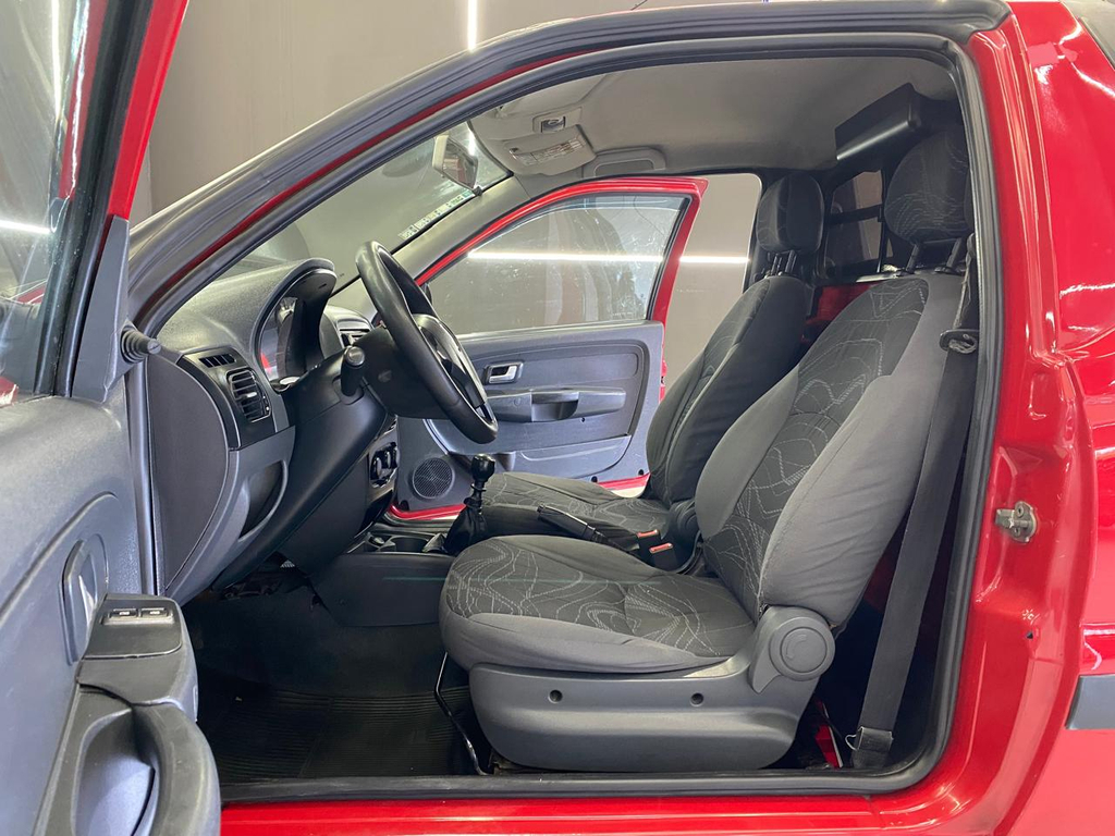 Fiat Strada Vermelho