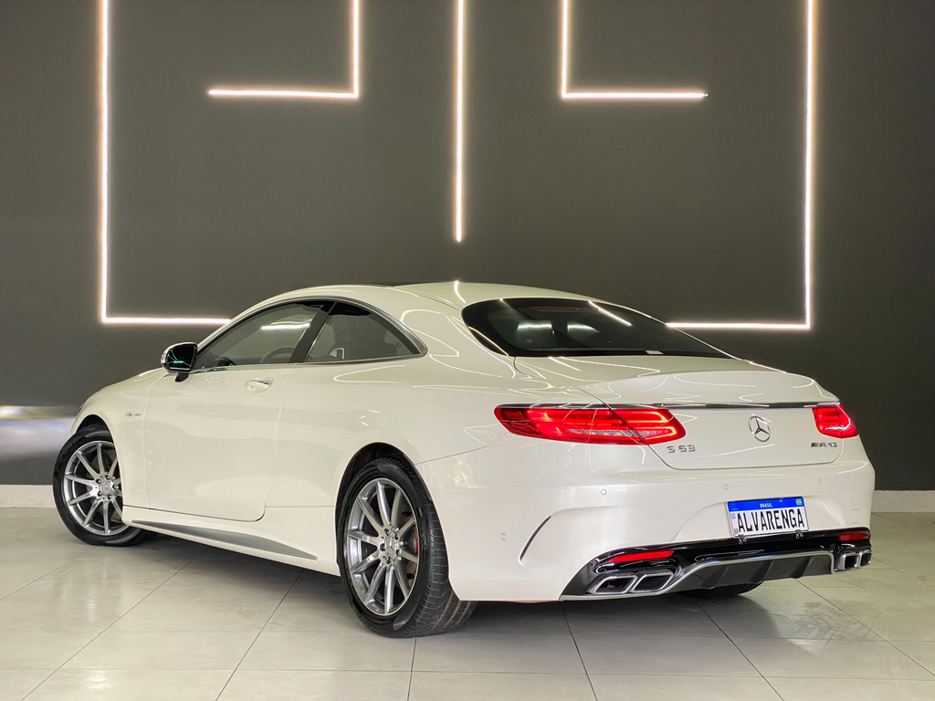 Mercedes Benz S-63 AMG Branco