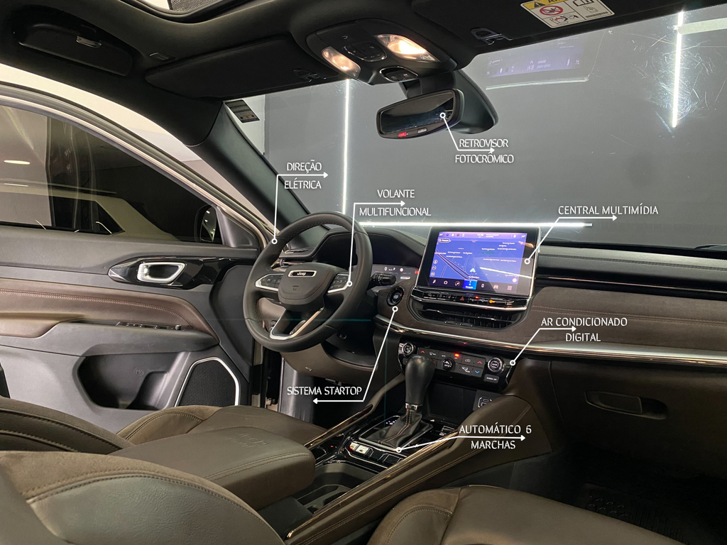 Jeep Commander Dourado