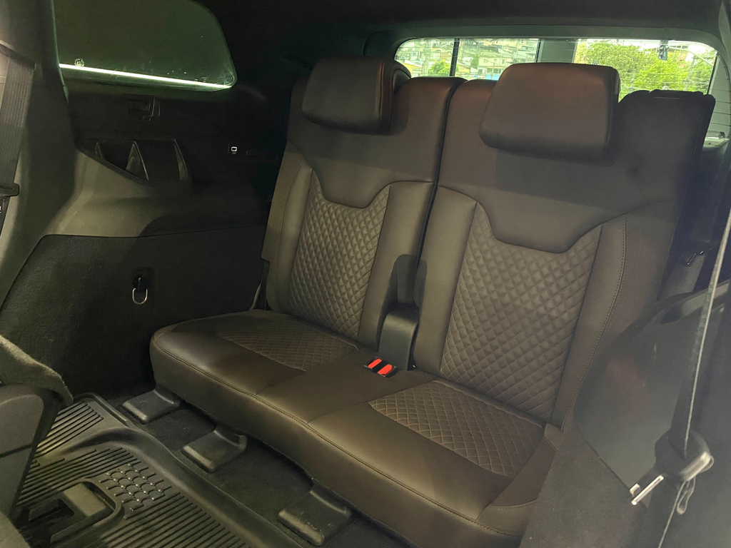 Jeep Commander Dourado