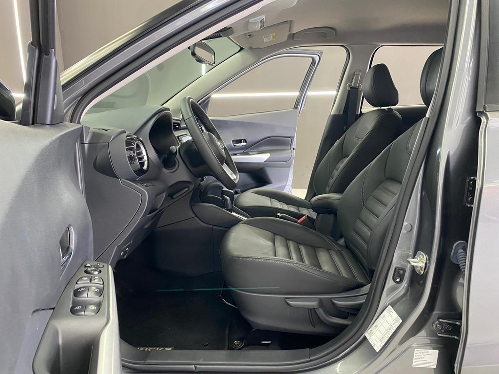 Nissan Kicks Cinza