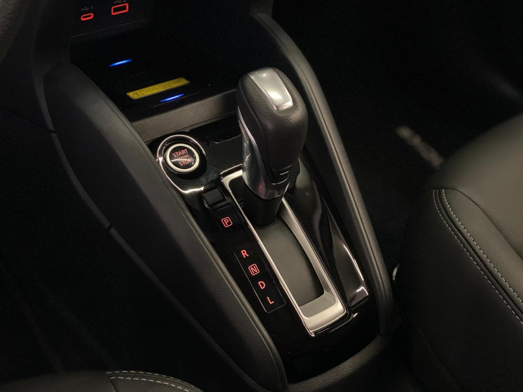 Nissan Kicks Cinza