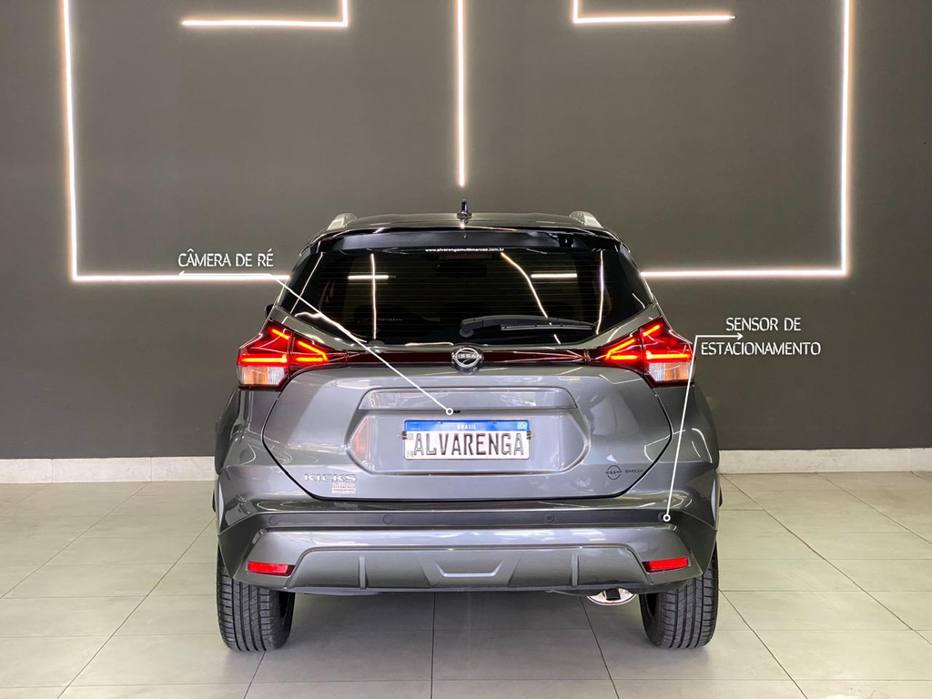 Nissan Kicks Cinza