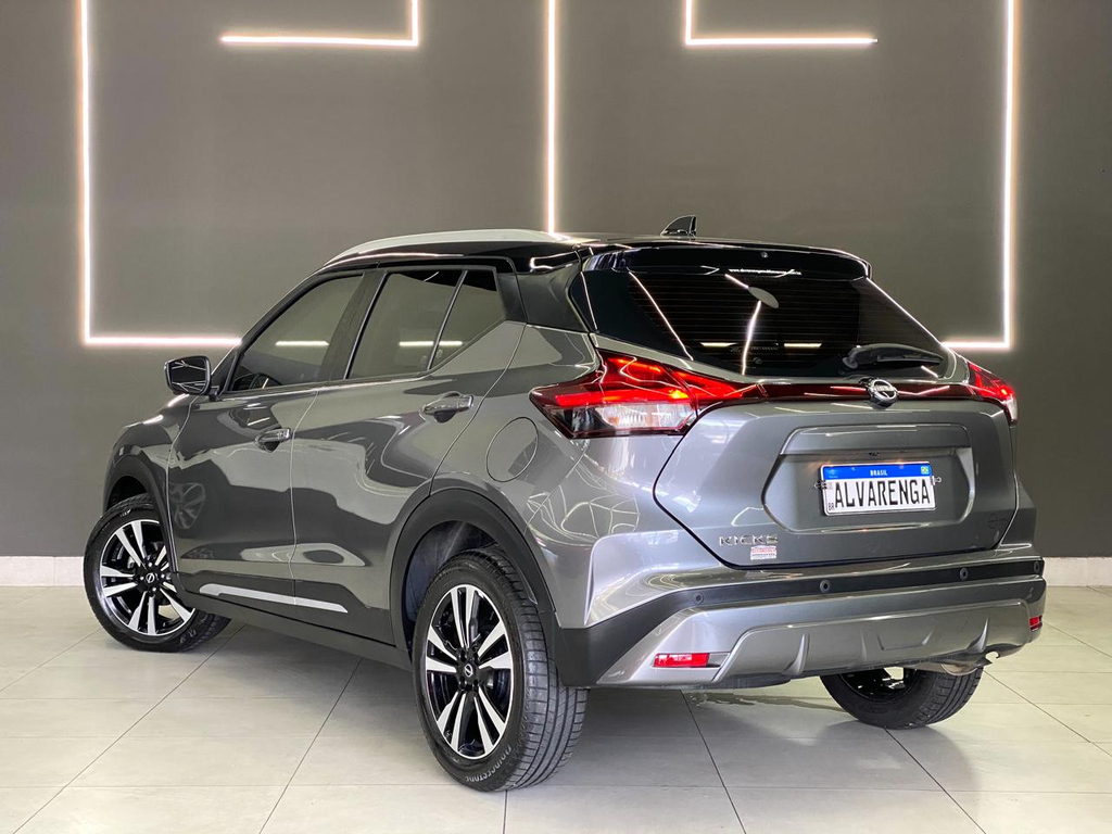 Nissan Kicks Cinza