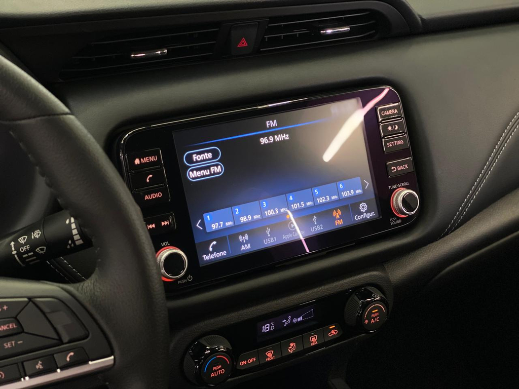 Nissan Kicks Cinza