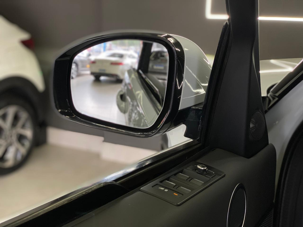 Land Rover Discovery Branco