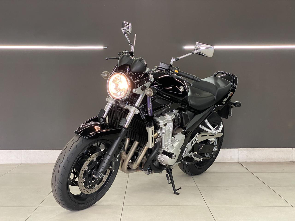 Suzuki BANDIT Preto