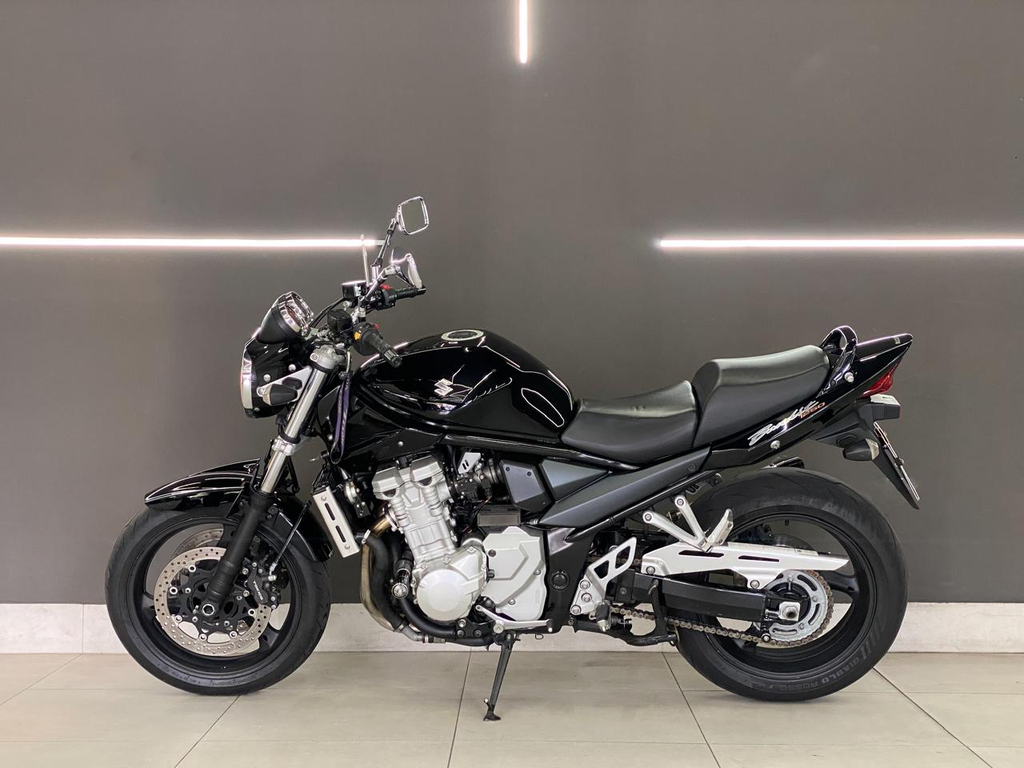Suzuki BANDIT Preto