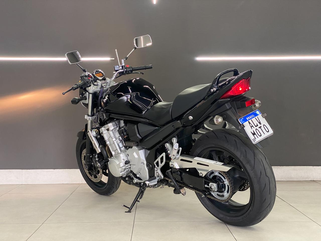 Suzuki BANDIT Preto