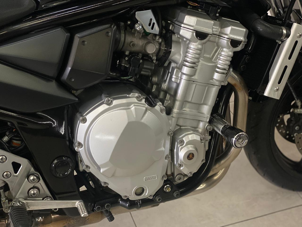 Suzuki BANDIT Preto