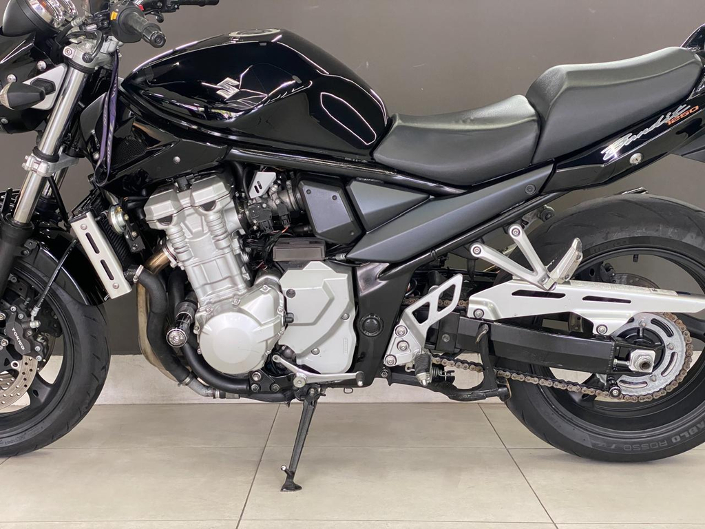 Suzuki BANDIT Preto