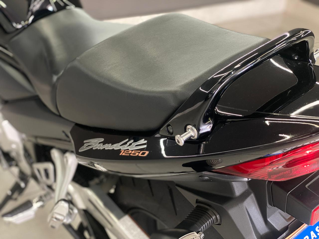 Suzuki BANDIT Preto