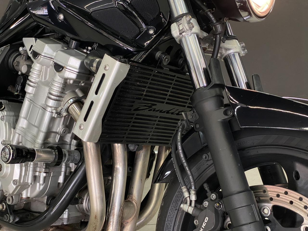 Suzuki BANDIT Preto
