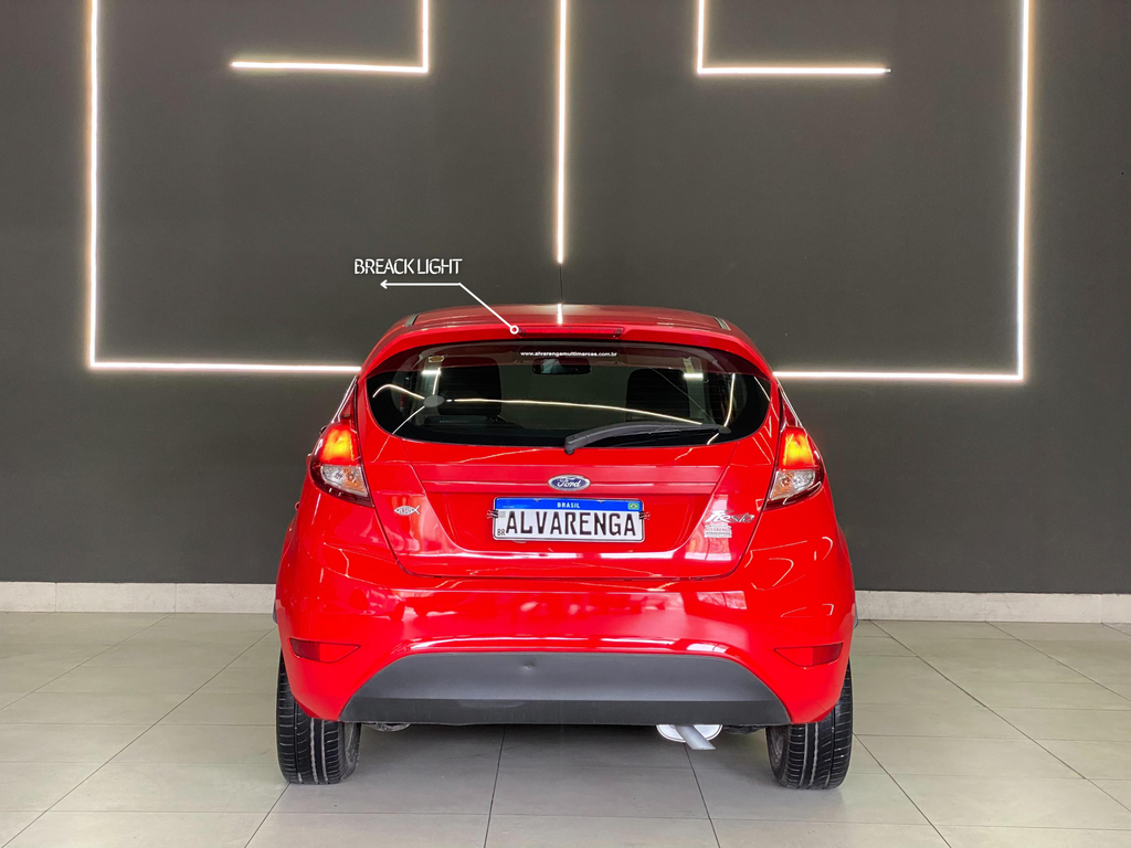 Ford Fiesta Hatch Vermelho
