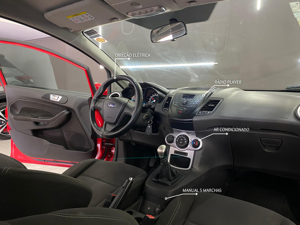 Ford Fiesta Hatch Vermelho