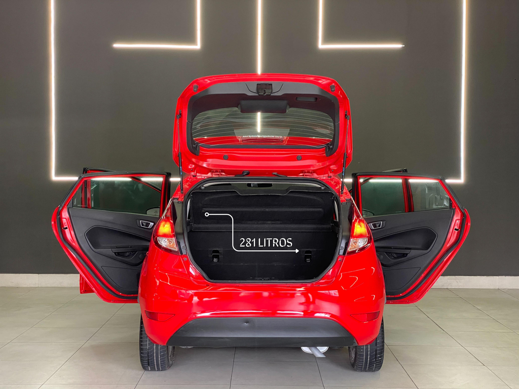 Ford Fiesta Hatch Vermelho