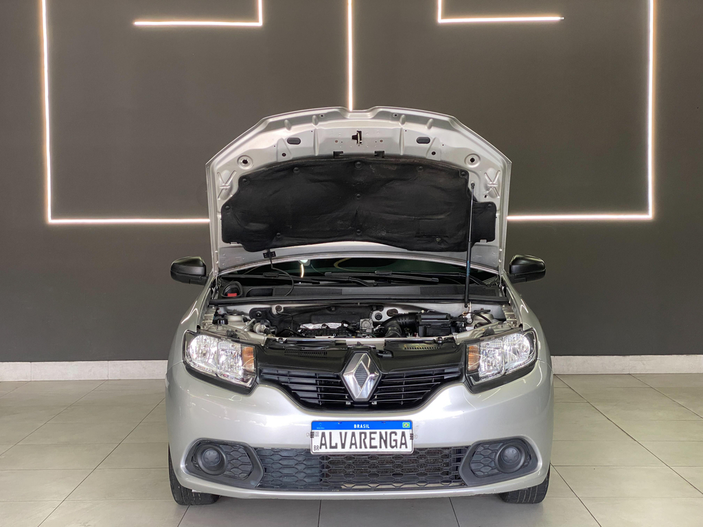 Renault Sandero Prata